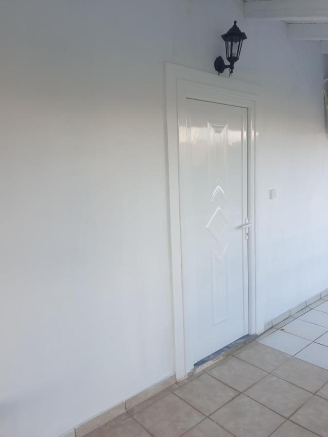 Rosemary House Guest House Sarande Bagian luar foto