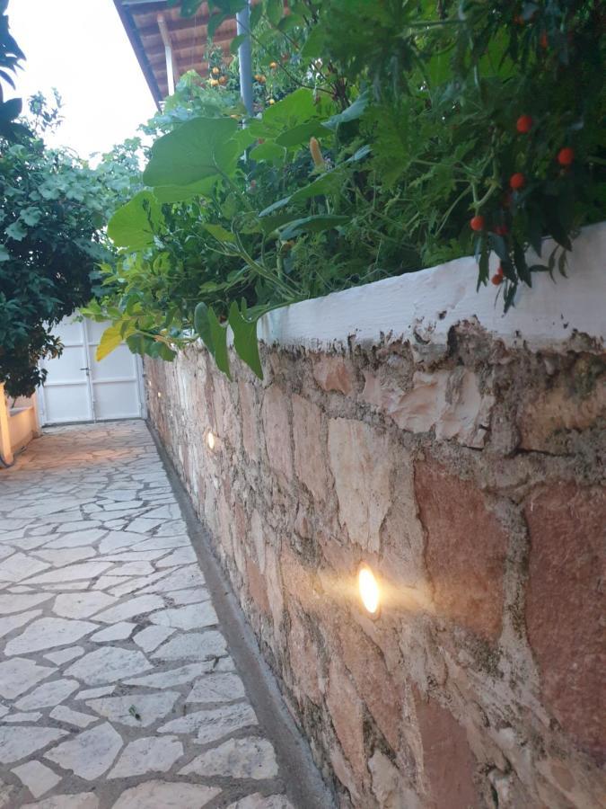 Rosemary House Guest House Sarande Bagian luar foto