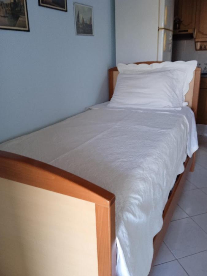 Rosemary House Guest House Sarande Bagian luar foto